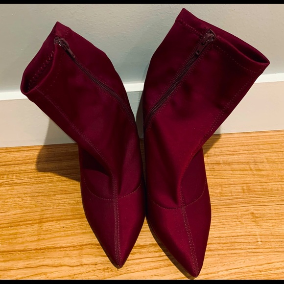 Wild Diva Lounge pointy Ankle Bootie - Picture 1 of 7